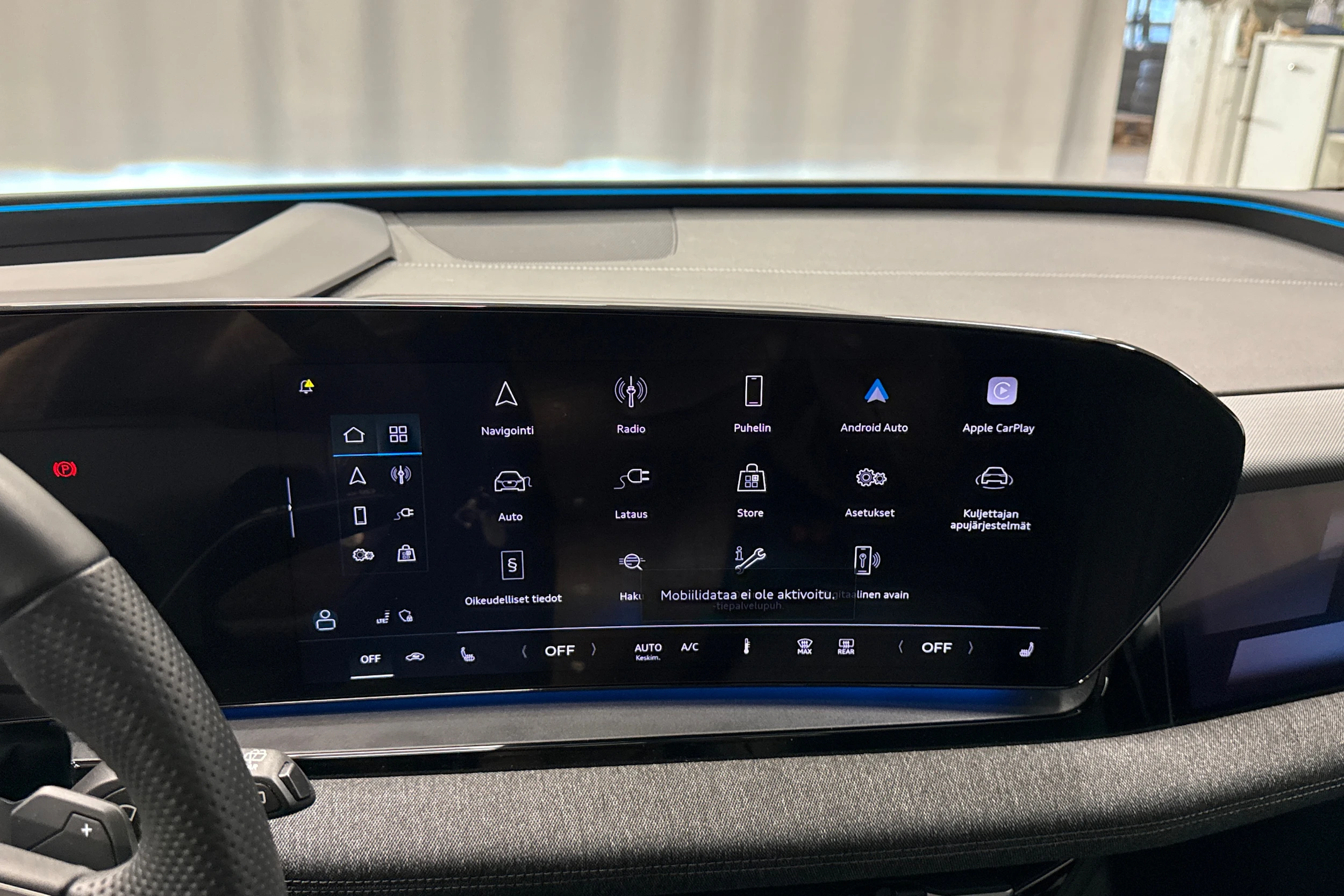 harmaa Audi Q6 e-tron 2025 kuva 18.