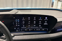 harmaa Audi Q6 e-tron 2025 kuva 18.