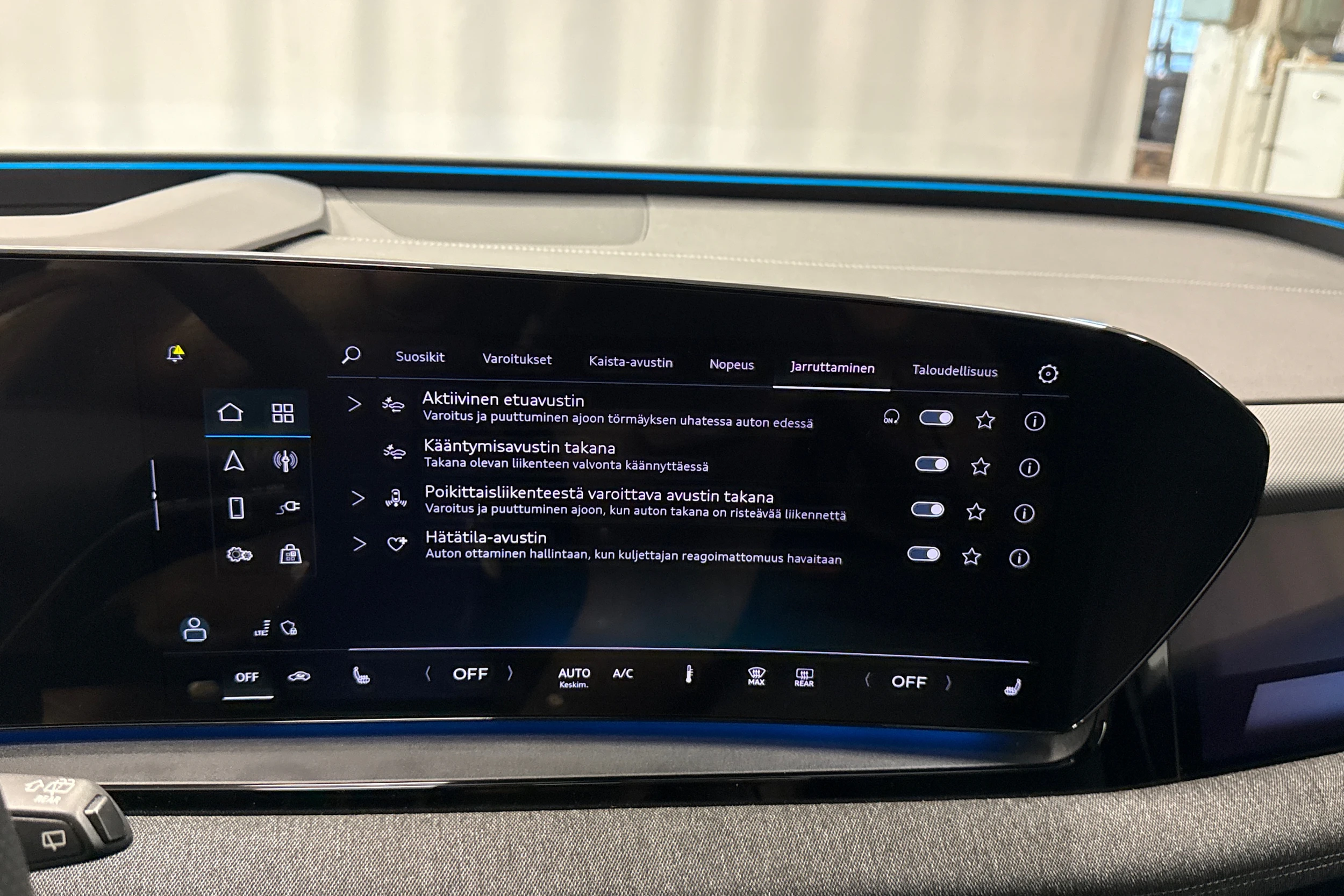 harmaa Audi Q6 e-tron 2025 kuva 22.