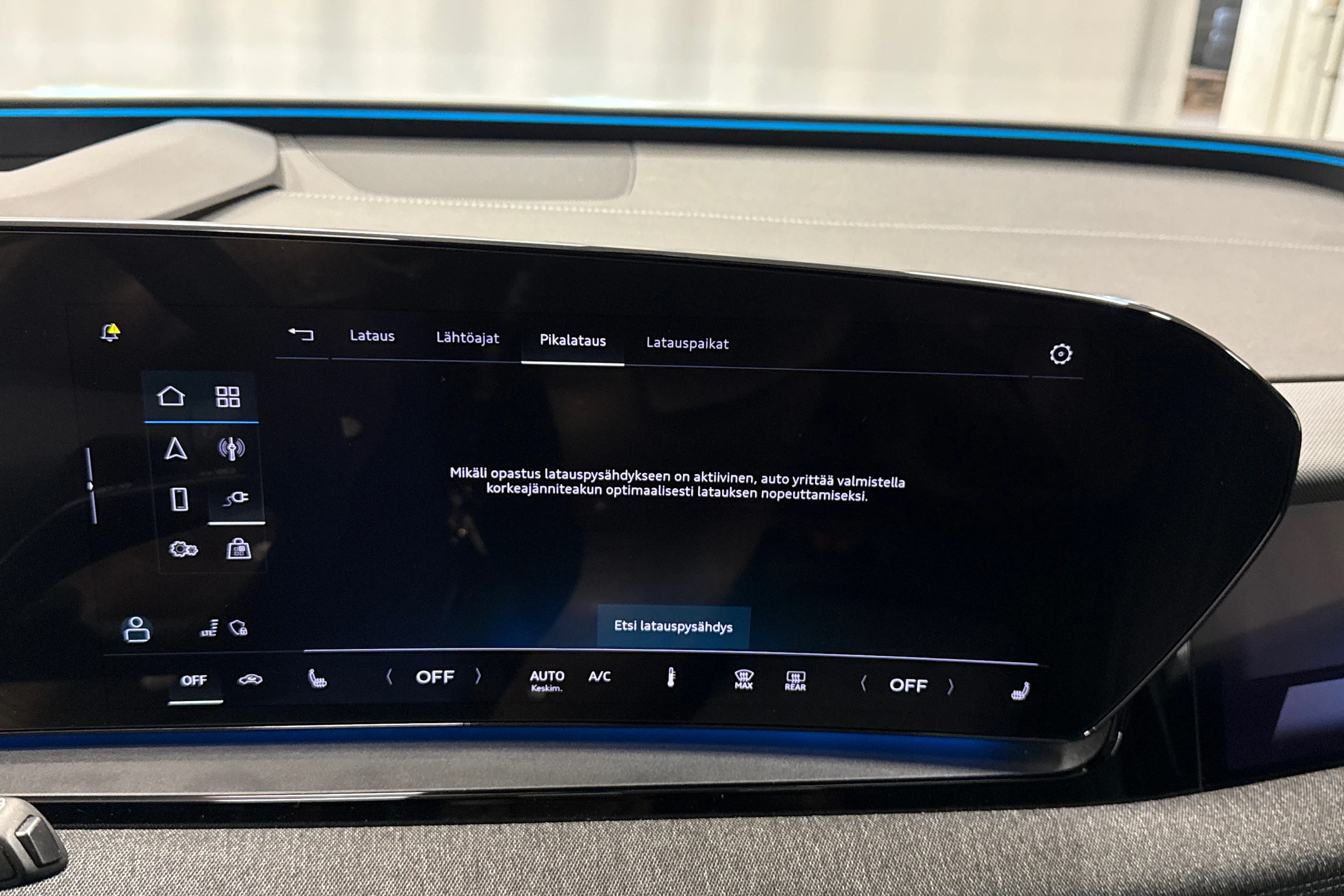 harmaa Audi Q6 e-tron 2025 kuva 23.