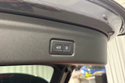 harmaa Audi Q6 e-tron 2025 kuva 32.