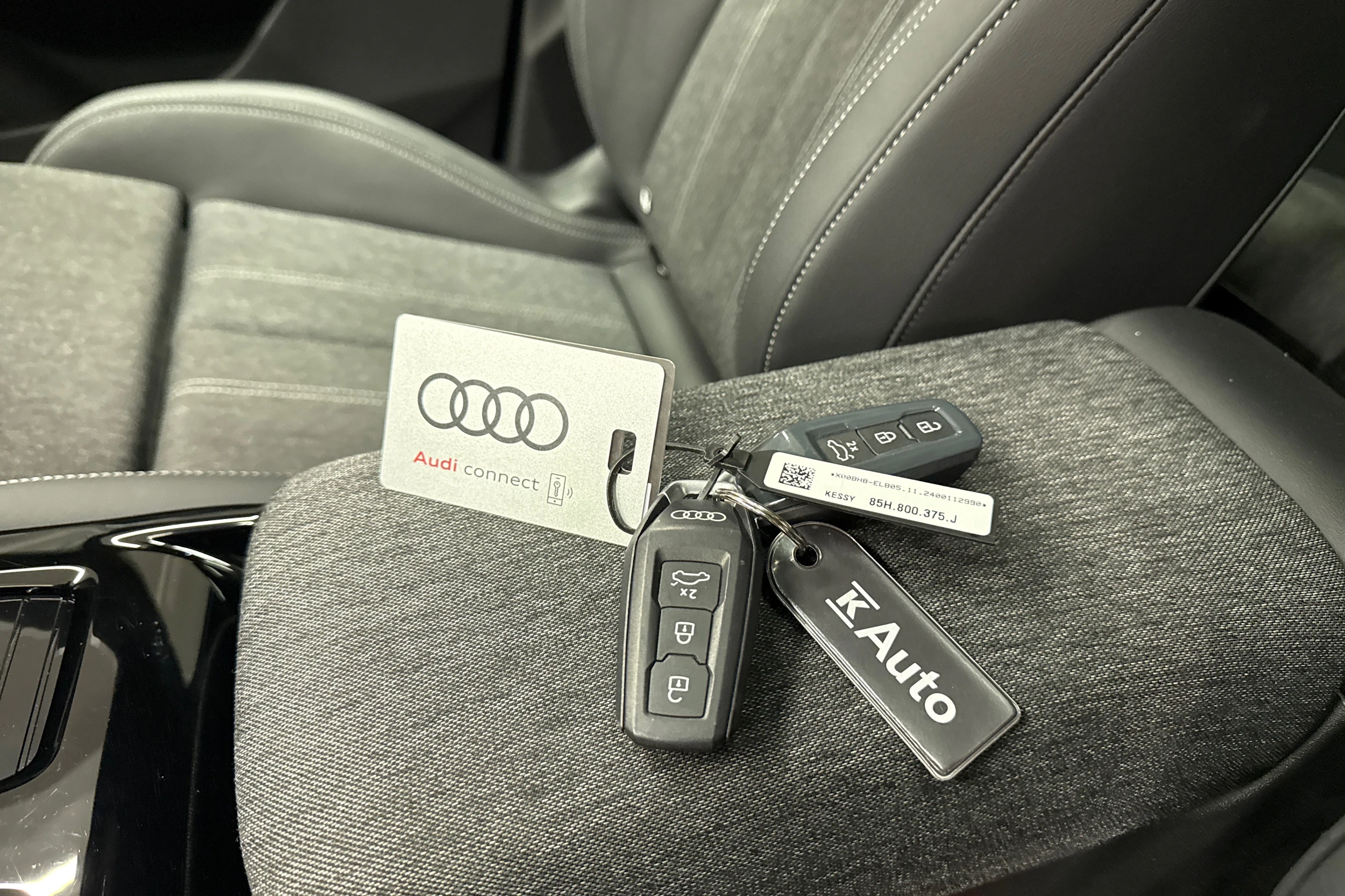 harmaa Audi Q6 e-tron 2025 kuva 35.