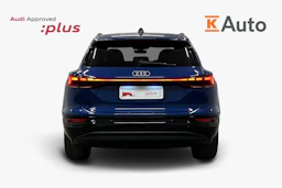 sininen Audi Q6 e-tron 2025 kuva 3.