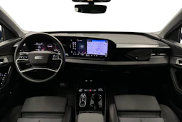 sininen Audi Q6 e-tron 2025 kuva 7.