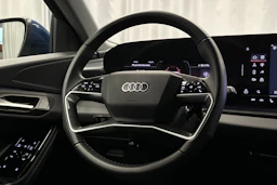 sininen Audi Q6 e-tron 2025 kuva 16.