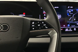 sininen Audi Q6 e-tron 2025 kuva 18.