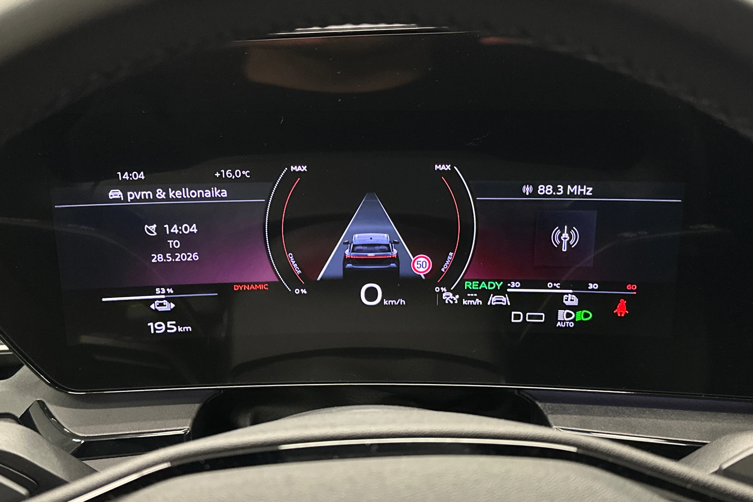 sininen Audi Q6 e-tron 2025 kuva 20.