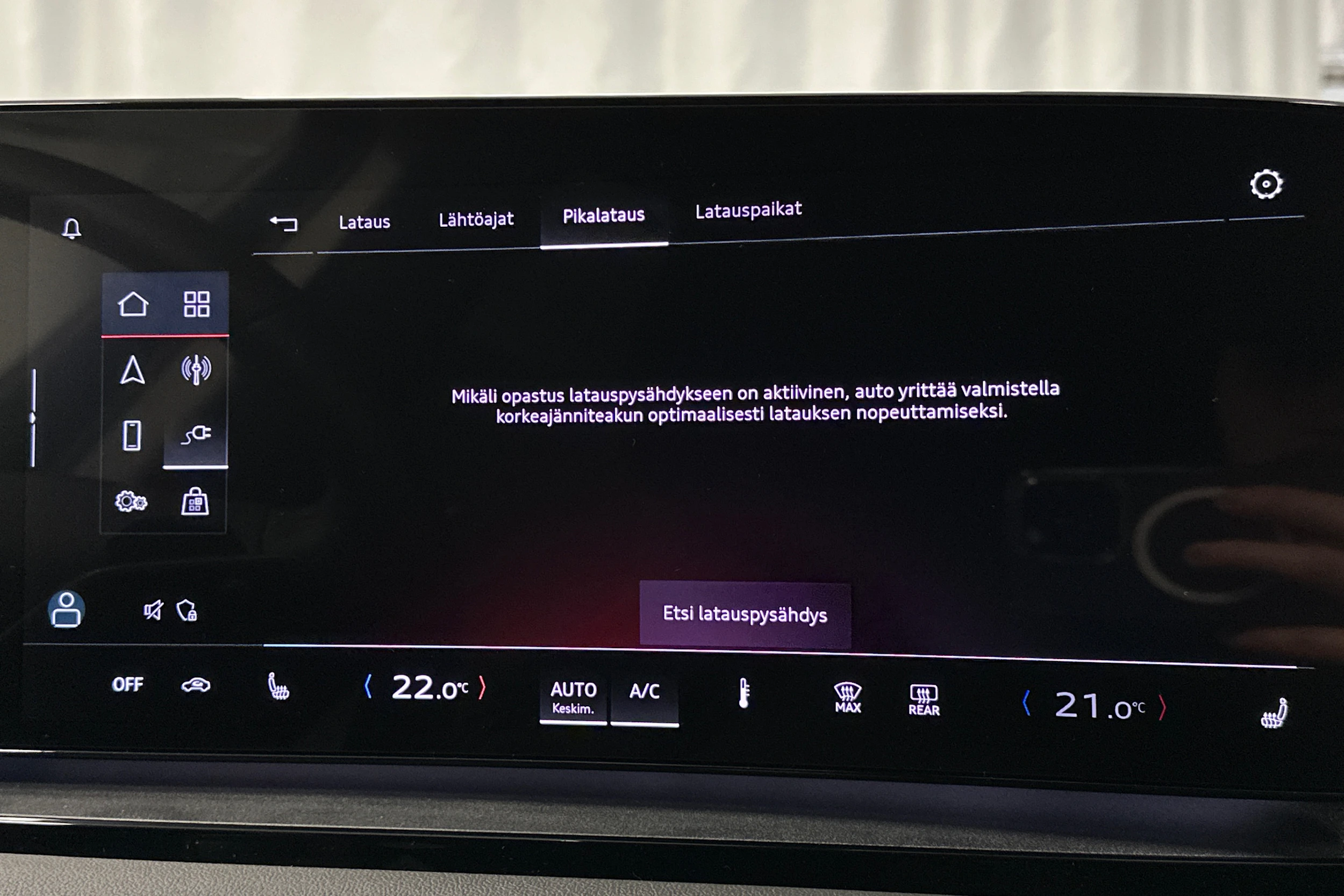 sininen Audi Q6 e-tron 2025 kuva 23.