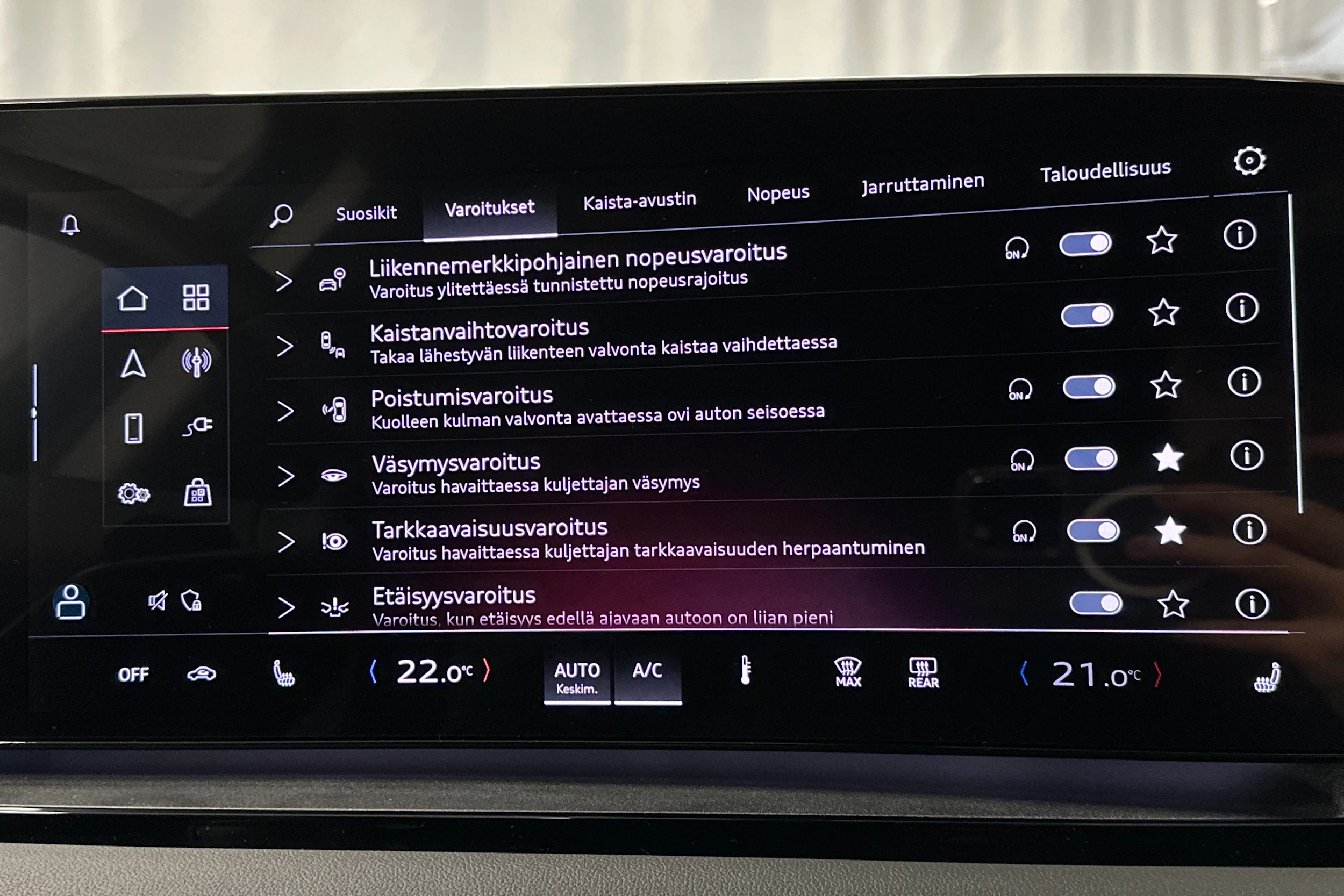 sininen Audi Q6 e-tron 2025 kuva 24.