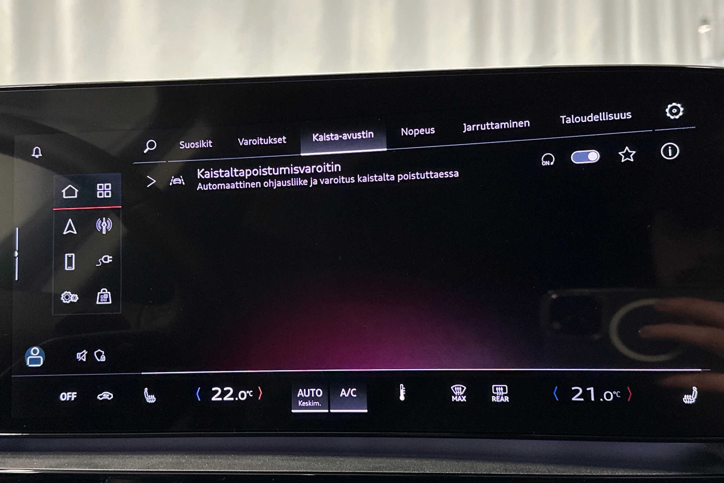 sininen Audi Q6 e-tron 2025 kuva 25.