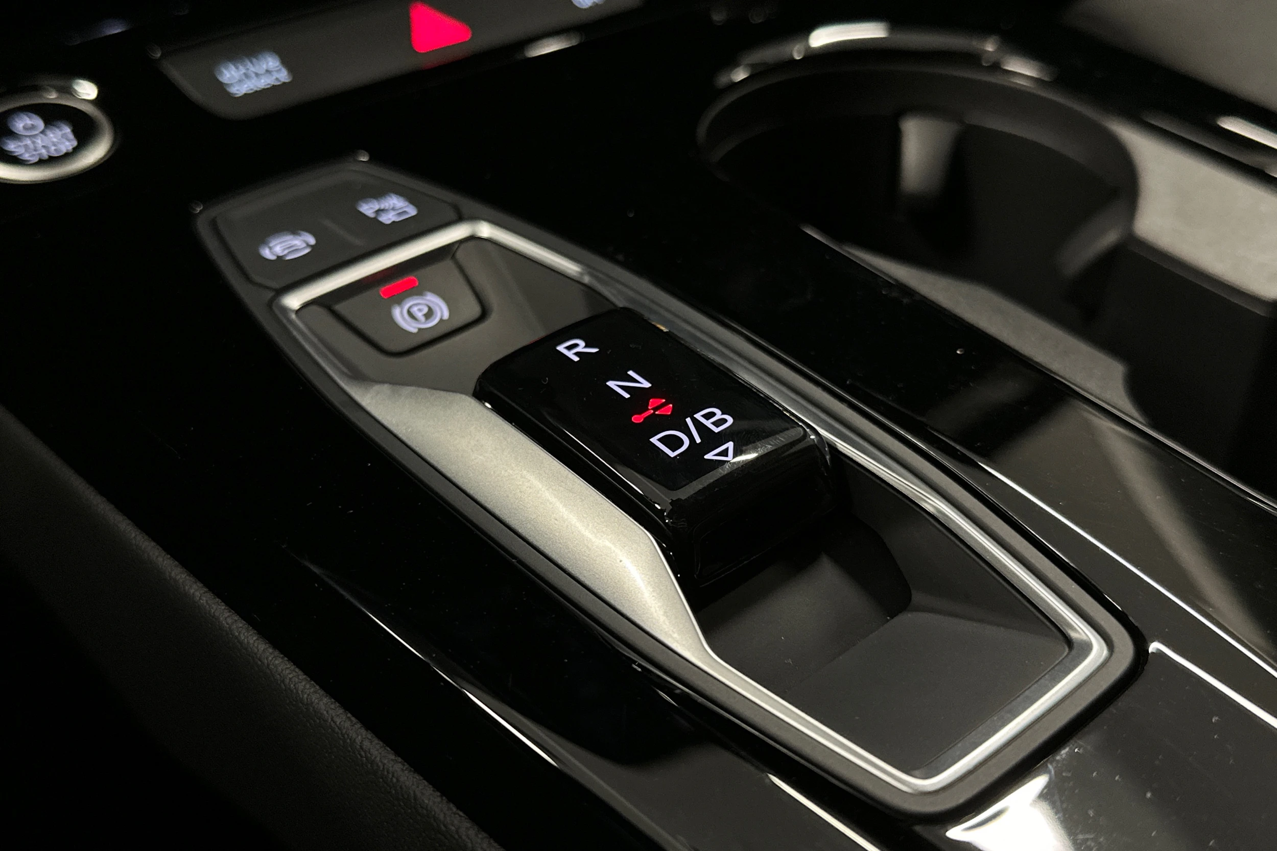 sininen Audi Q6 e-tron 2025 kuva 29.