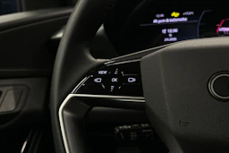 sininen Audi Q6 e-tron 2025 kuva 12.