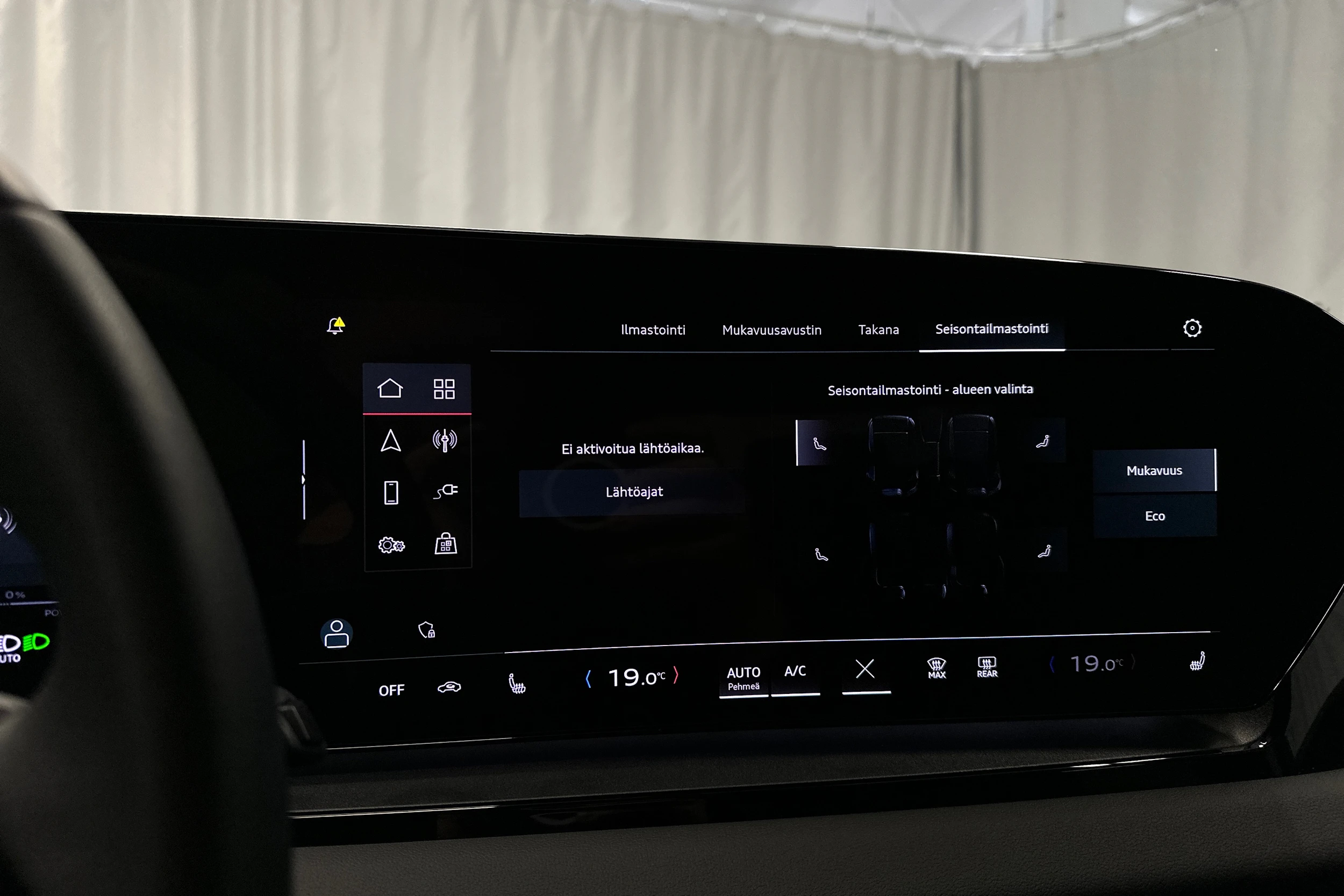 sininen Audi Q6 e-tron 2025 kuva 24.