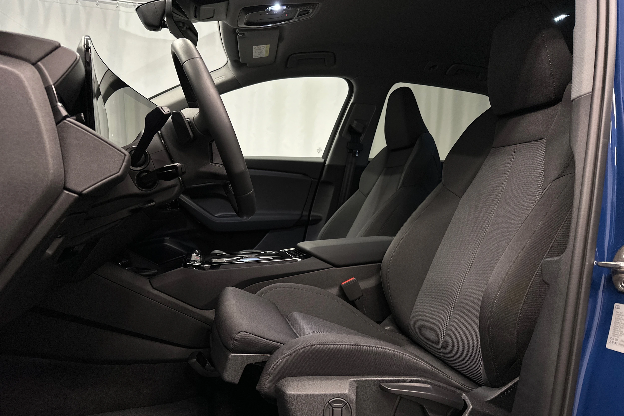sininen Audi Q6 e-tron 2025 kuva 27.