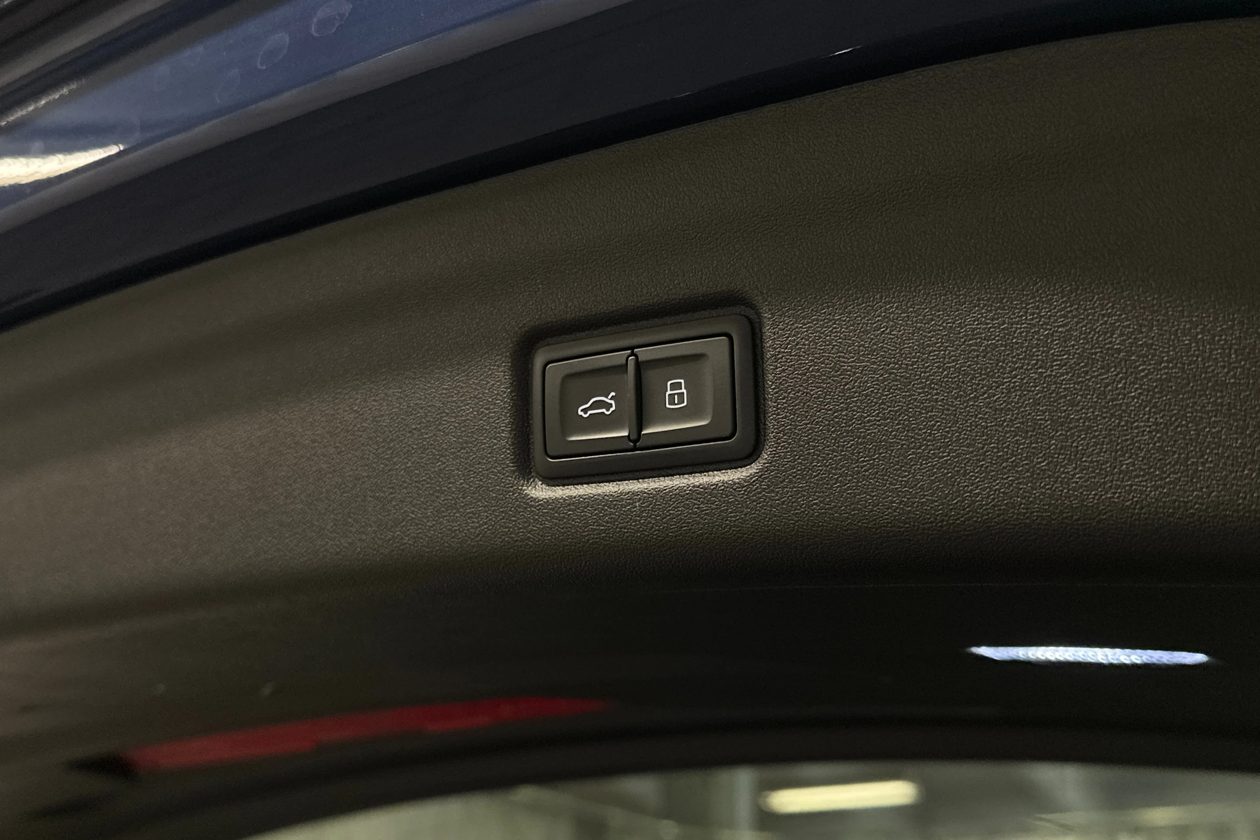sininen Audi Q6 e-tron 2025 kuva 30.