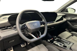 musta Audi Q6 e-tron 2025 kuva 6.