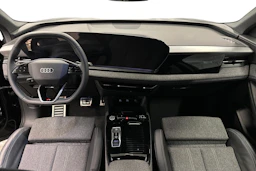 musta Audi Q6 e-tron 2025 kuva 7.