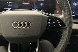musta Audi Q6 e-tron 2025 kuva 12.