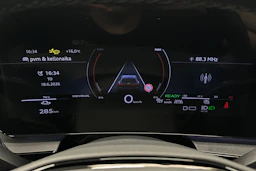 musta Audi Q6 e-tron 2025 kuva 13.