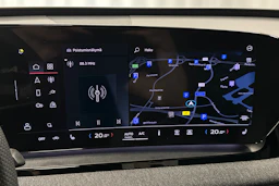 musta Audi Q6 e-tron 2025 kuva 16.