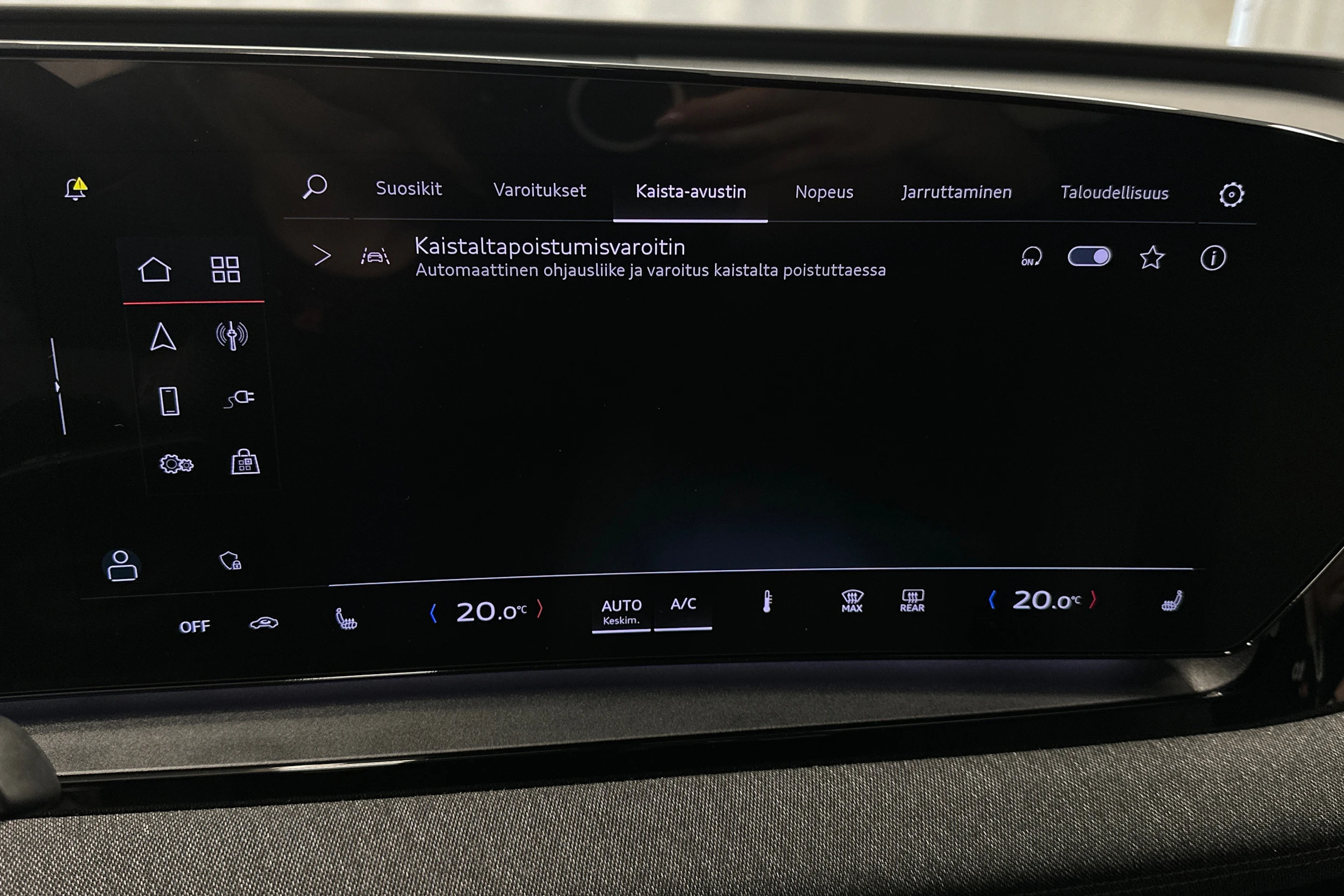 musta Audi Q6 e-tron 2025 kuva 25.