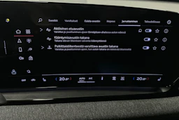 musta Audi Q6 e-tron 2025 kuva 27.