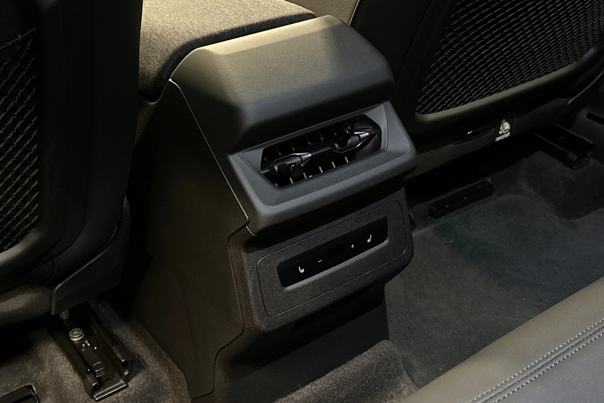 musta Audi Q6 e-tron 2025 kuva 34.
