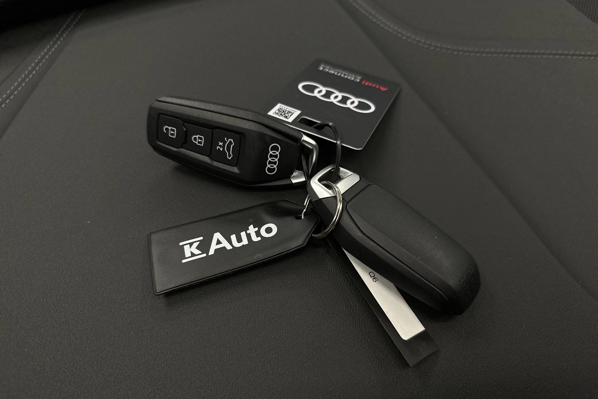 musta Audi Q6 e-tron 2025 kuva 39.