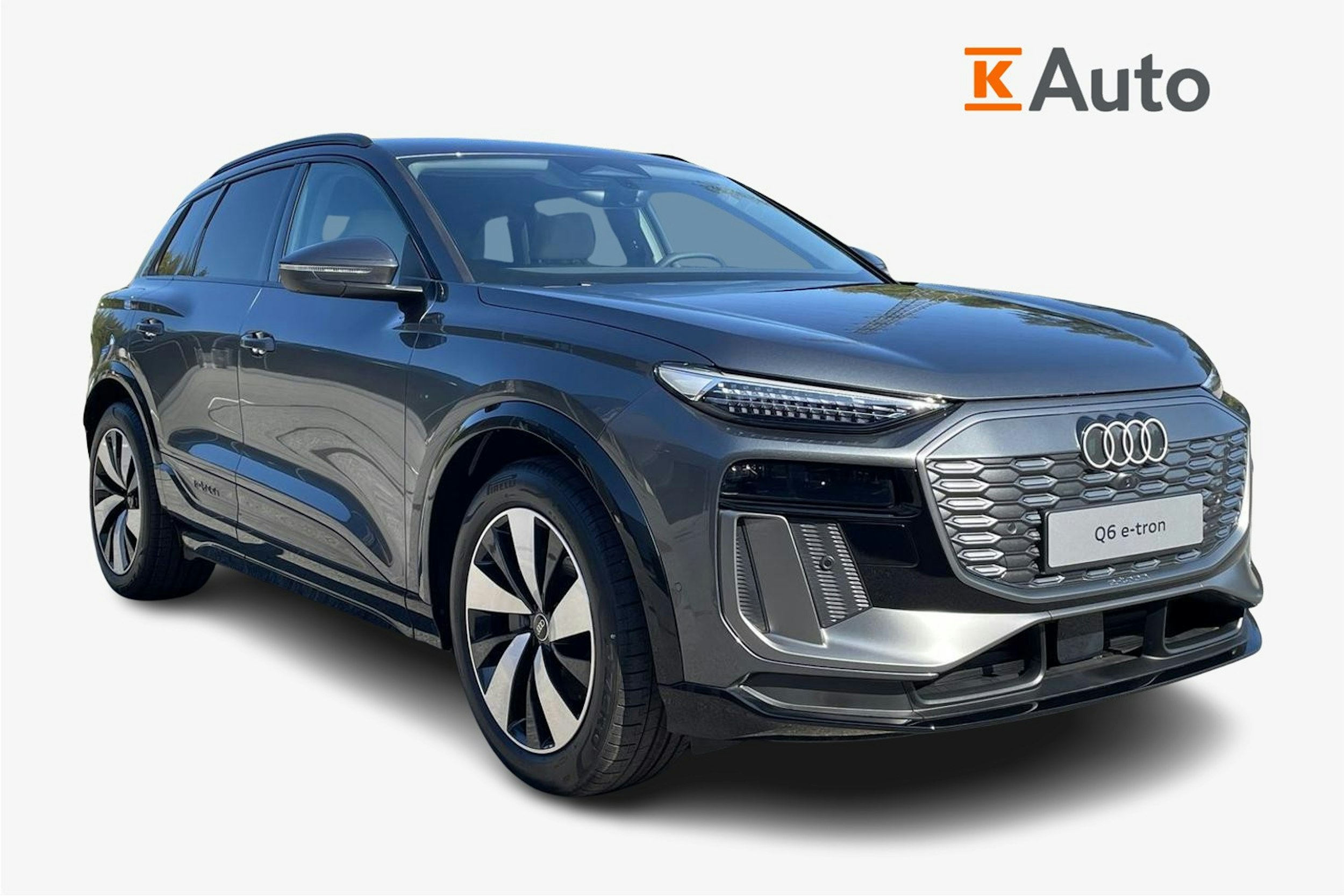 harmaa Audi Q6 e-tron 2025 kuva 1.
