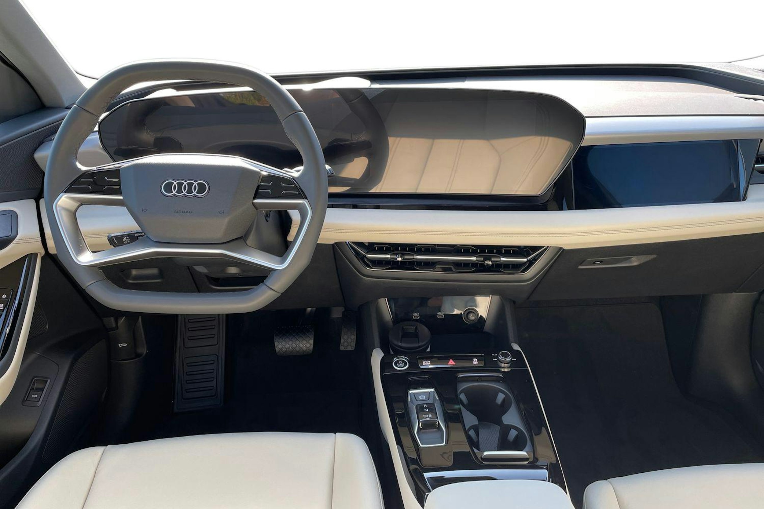 harmaa Audi Q6 e-tron 2025 kuva 7.