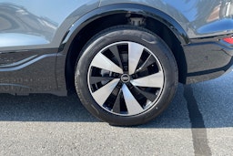 harmaa Audi Q6 e-tron 2025 kuva 10.