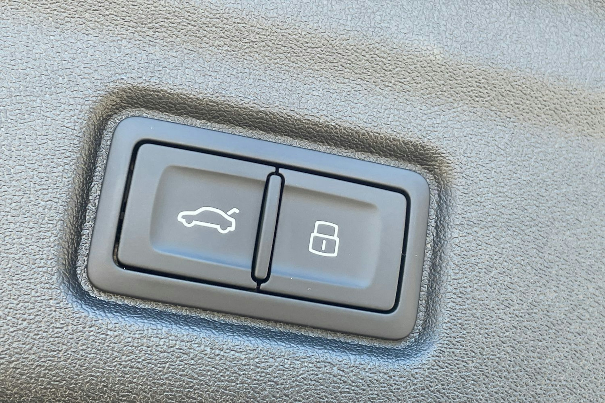 harmaa Audi Q6 e-tron 2025 kuva 14.