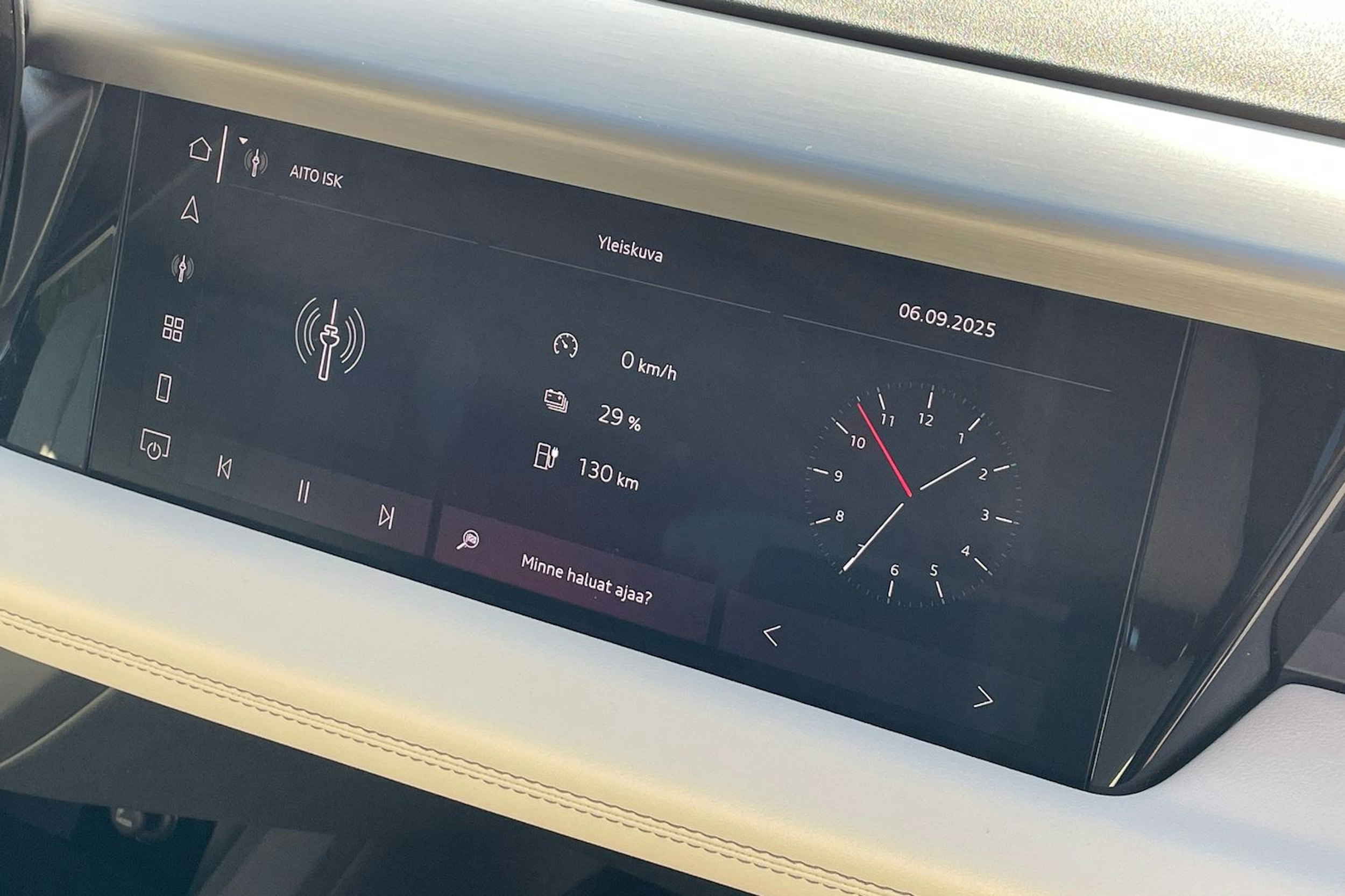 harmaa Audi Q6 e-tron 2025 kuva 15.