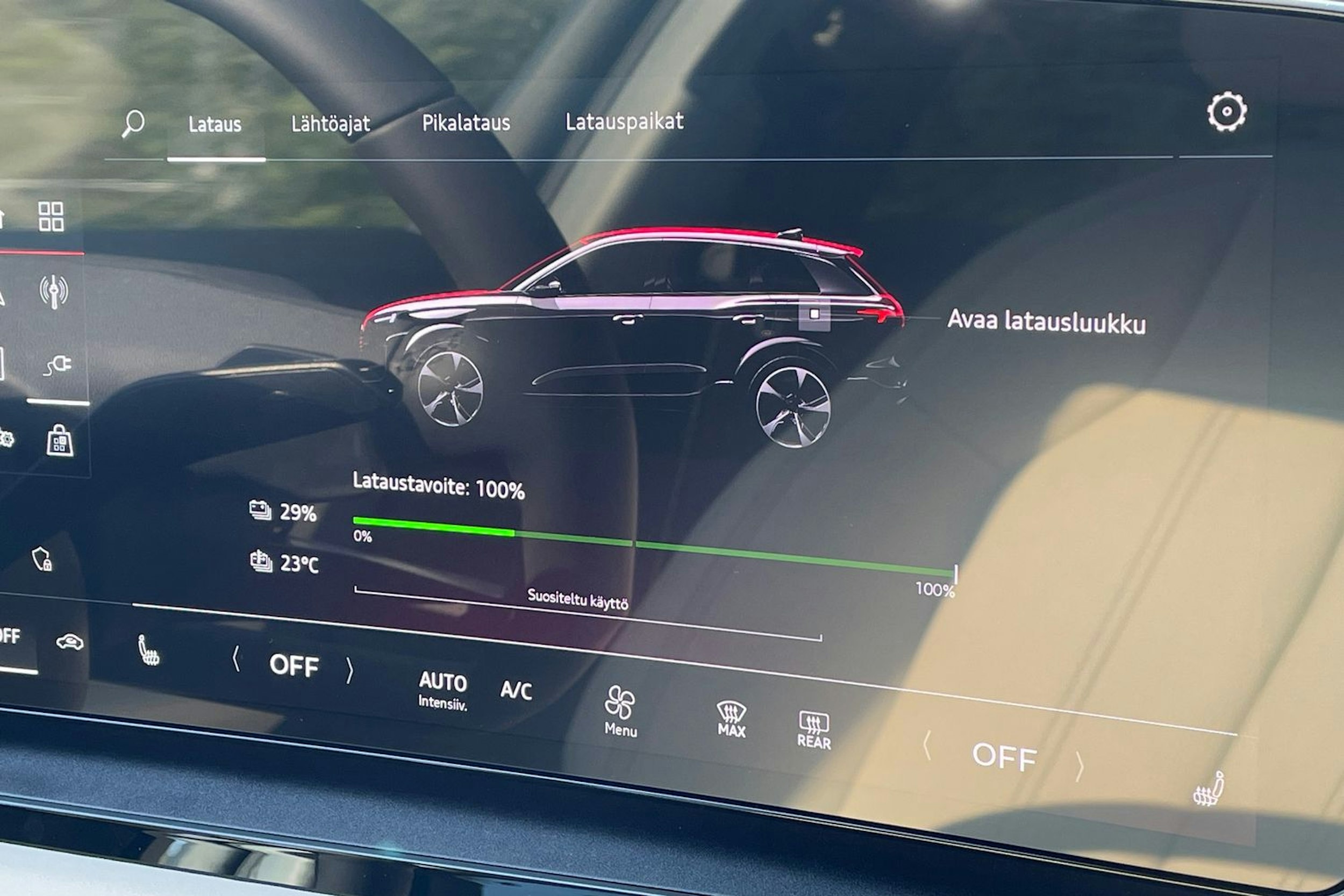 harmaa Audi Q6 e-tron 2025 kuva 17.