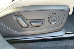 harmaa Audi Q6 e-tron 2025 kuva 19.