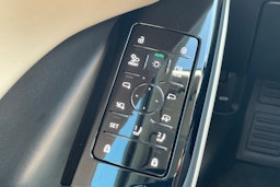harmaa Audi Q6 e-tron 2025 kuva 25.