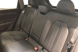 met. harmaa Audi Q6 e-tron 2025 kuva 8.