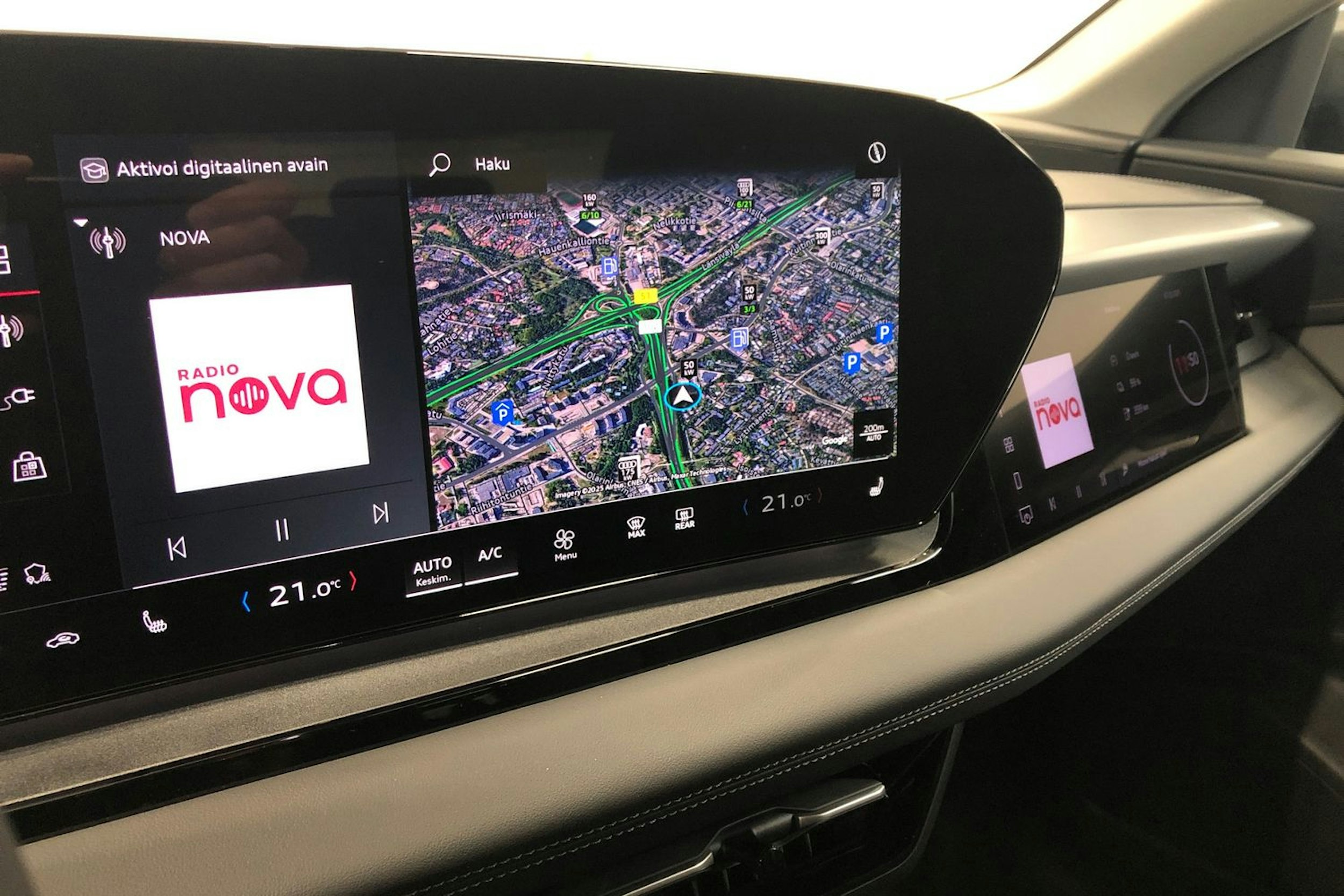 met. harmaa Audi Q6 e-tron 2025 kuva 15.