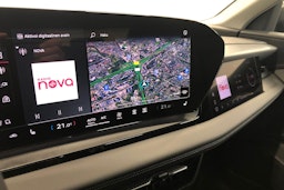 met. harmaa Audi Q6 e-tron 2025 kuva 15.