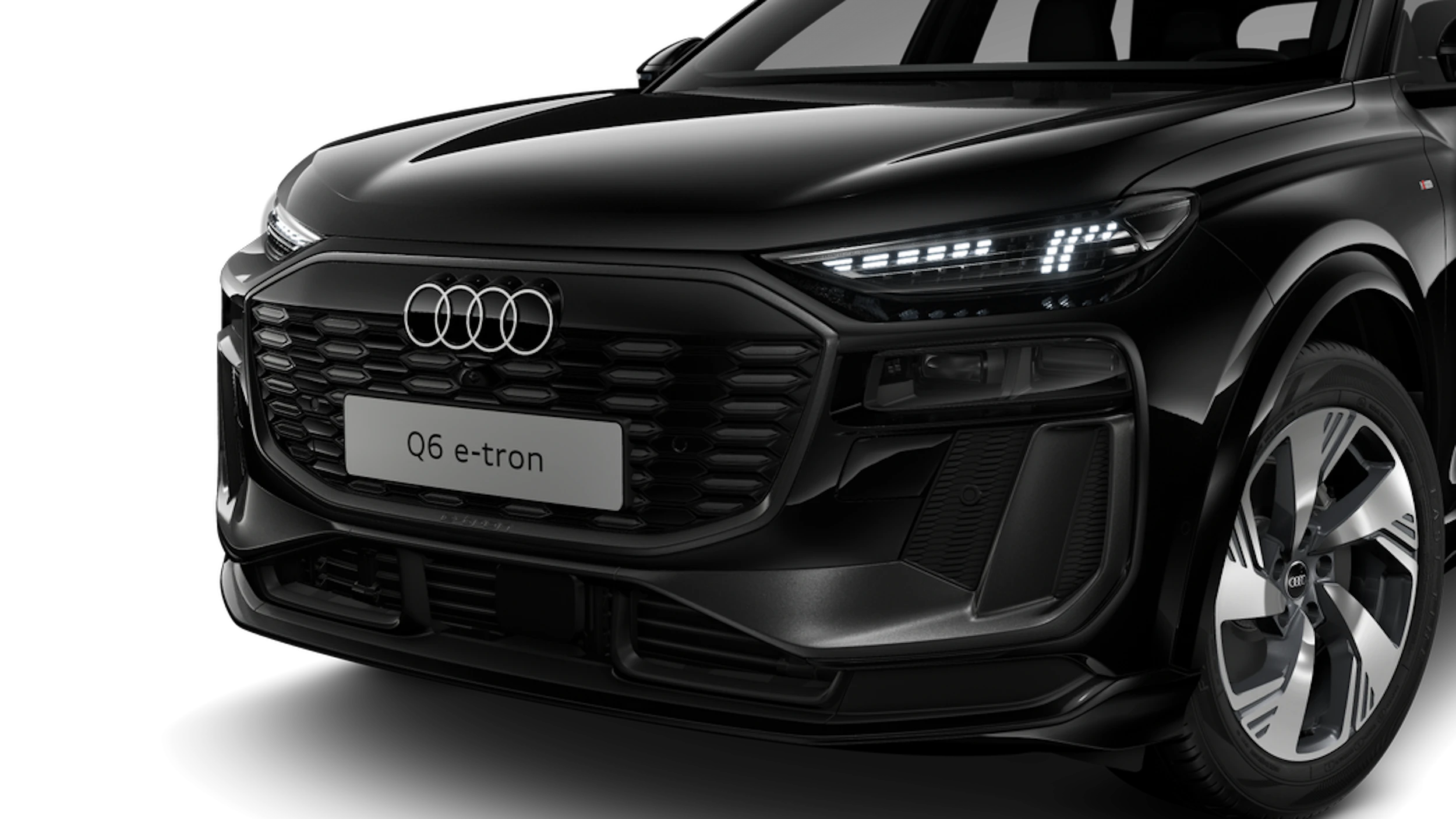 Mythos-musta, metalliväri Audi Q6 e-tron 2026 kuva 6.