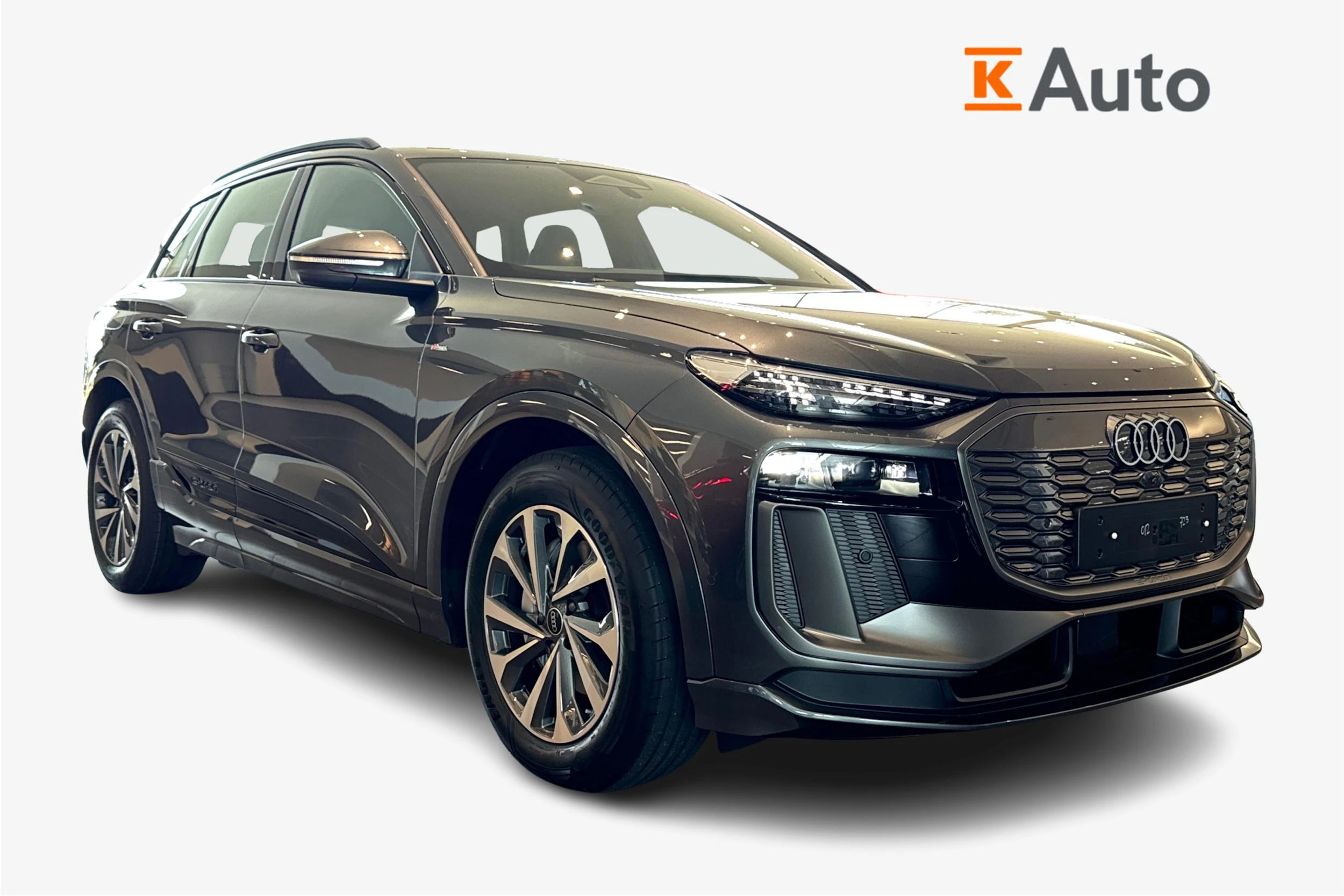 harmaa Audi Q6 e-tron 2026 kuva 1.