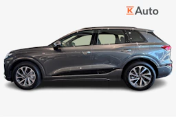harmaa Audi Q6 e-tron 2026 kuva 5.