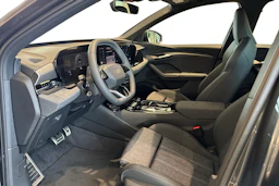 harmaa Audi Q6 e-tron 2026 kuva 6.