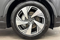 met. musta Audi Q6 e-tron 2026 kuva 10.