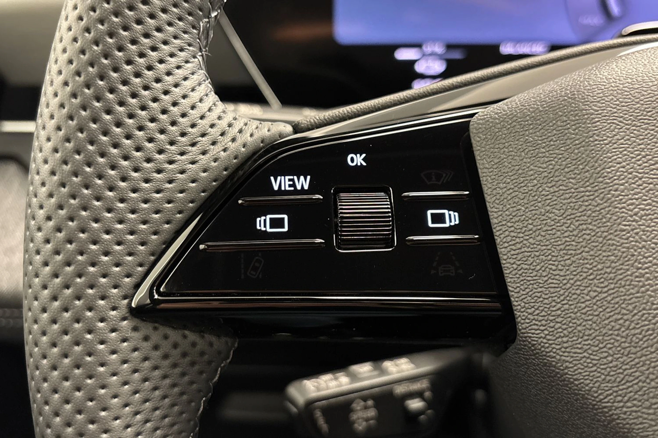 met. musta Audi Q6 e-tron 2026 kuva 15.