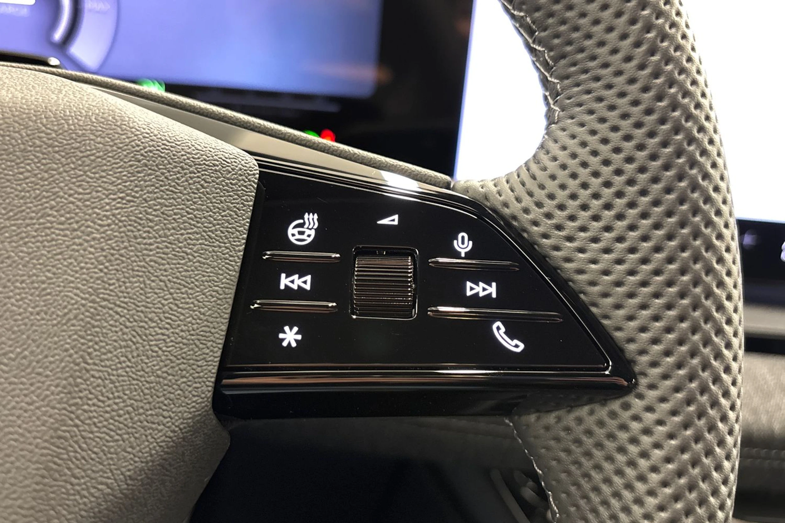 met. musta Audi Q6 e-tron 2026 kuva 16.