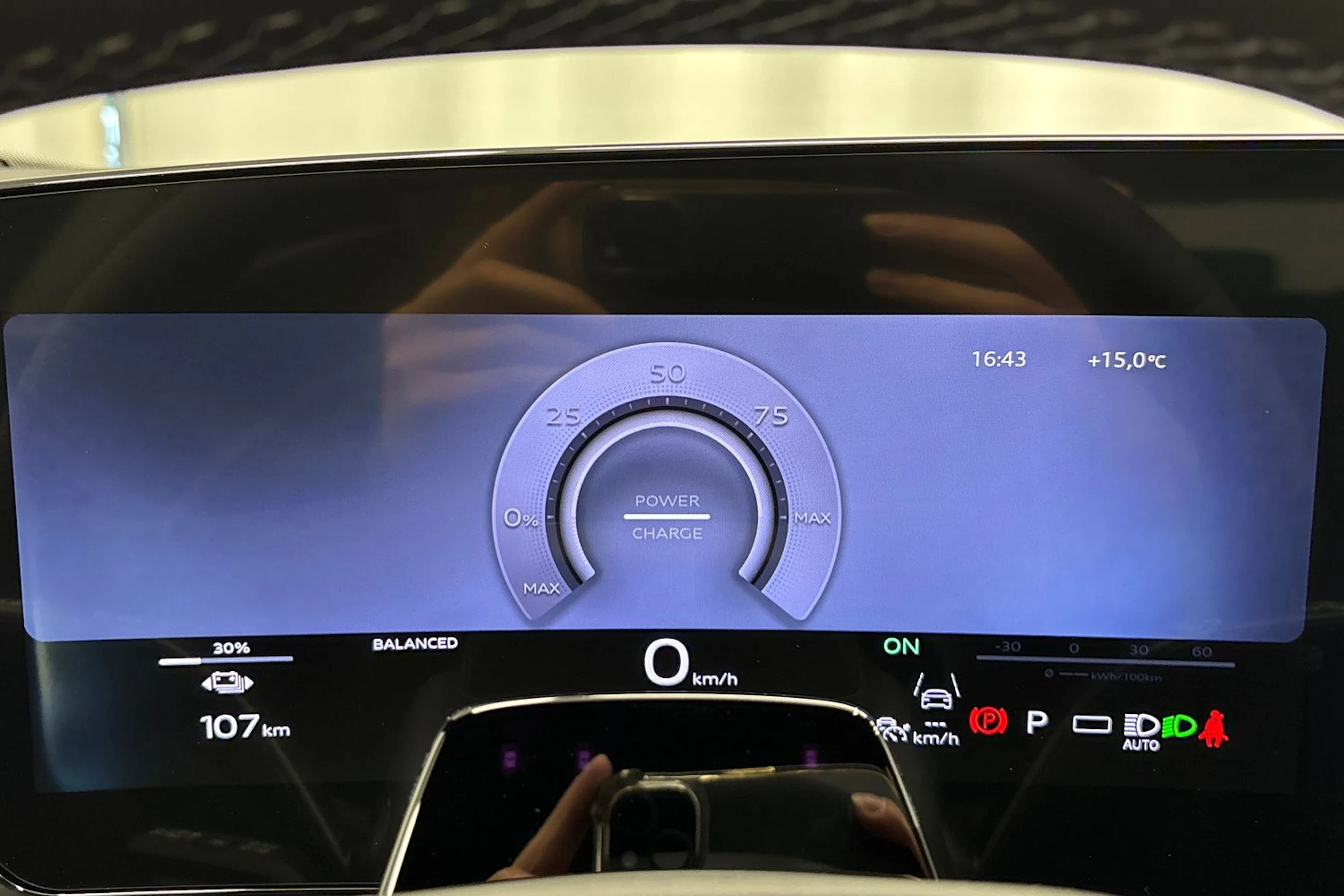 met. musta Audi Q6 e-tron 2026 kuva 18.