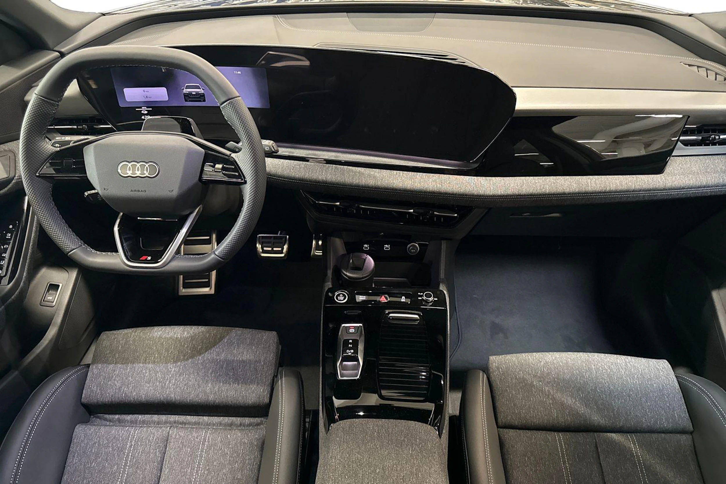 met. musta Audi Q6 e-tron 2026 kuva 7.