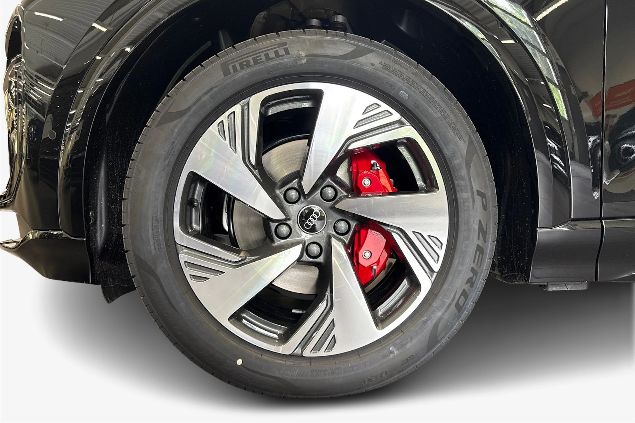 met. musta Audi Q6 e-tron 2026 kuva 9.