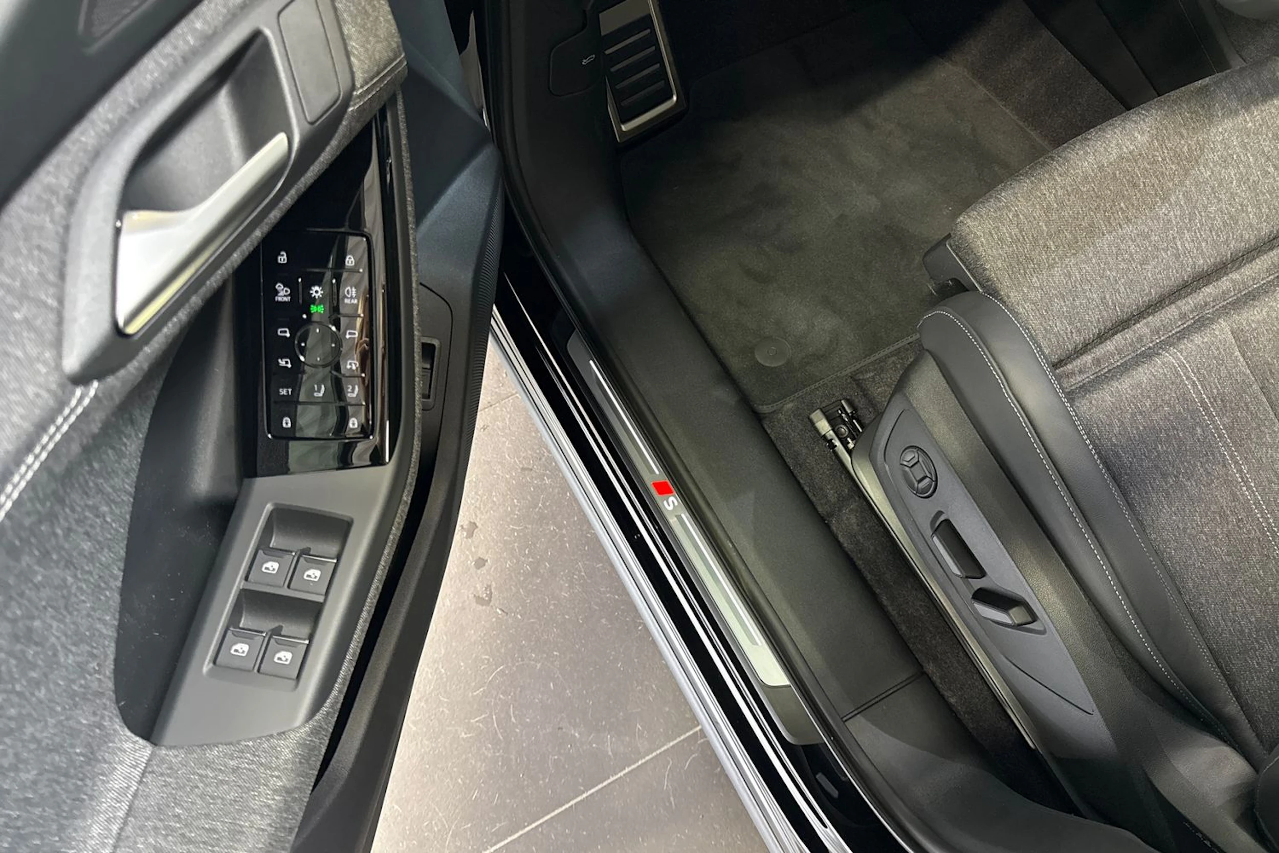 met. musta Audi Q6 e-tron 2026 kuva 14.